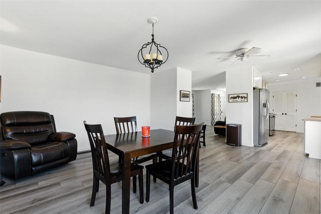 375 Cheryl Court, White Rock, NM 87547