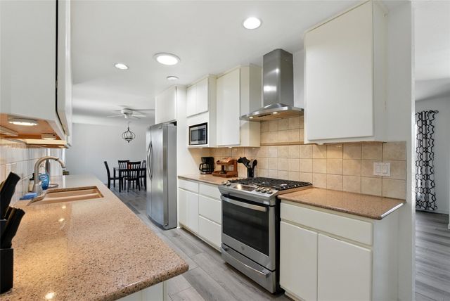 375 Cheryl Court, White Rock, NM 87547