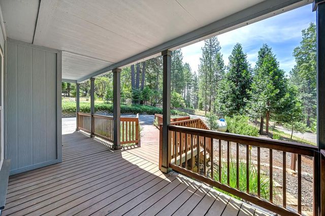 6564 Green Leaf Ln, Foresthill, CA 95631