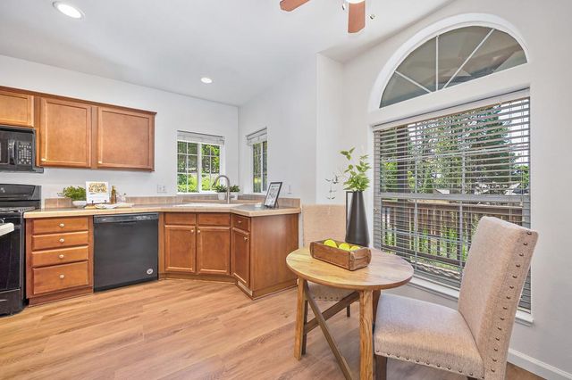 6564 Green Leaf Ln, Foresthill, CA 95631