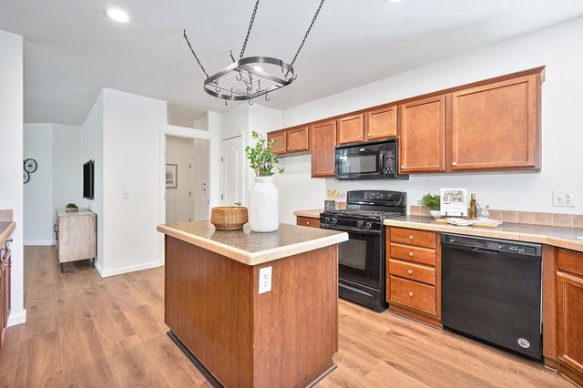 6564 Green Leaf Ln, Foresthill, CA 95631