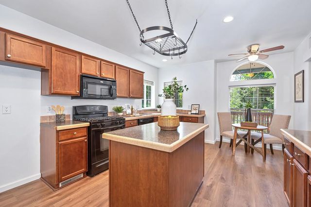 6564 Green Leaf Ln, Foresthill, CA 95631