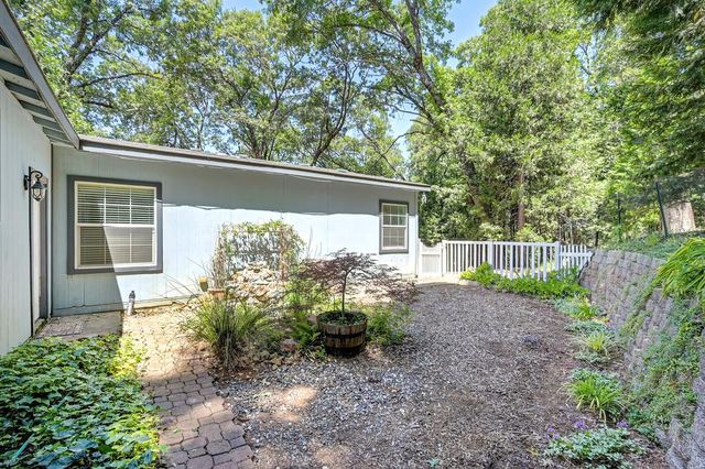 6564 Green Leaf Ln, Foresthill, CA 95631