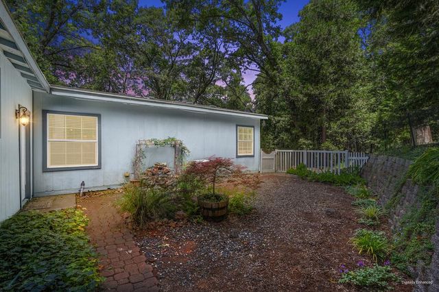 6564 Green Leaf Ln, Foresthill, CA 95631