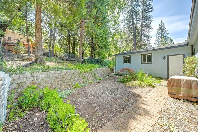 6564 Green Leaf Ln, Foresthill, CA 95631