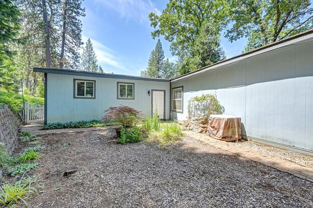 6564 Green Leaf Ln, Foresthill, CA 95631