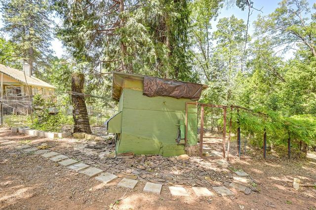 6564 Green Leaf Ln, Foresthill, CA 95631