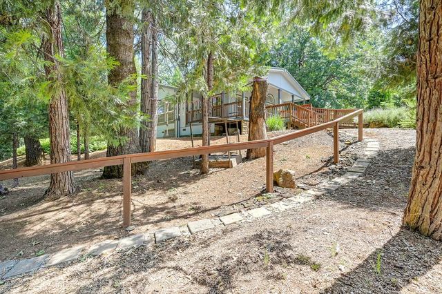 6564 Green Leaf Ln, Foresthill, CA 95631