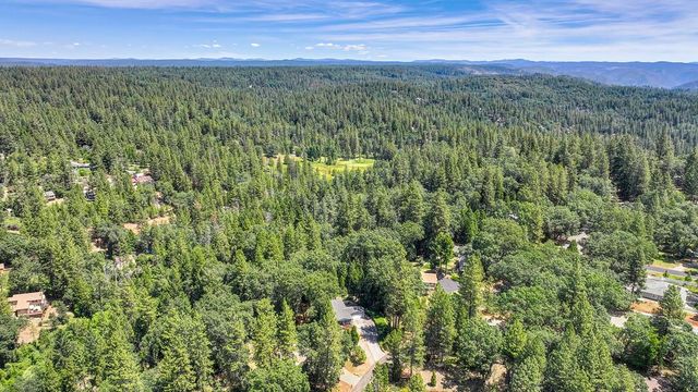 6564 Green Leaf Ln, Foresthill, CA 95631