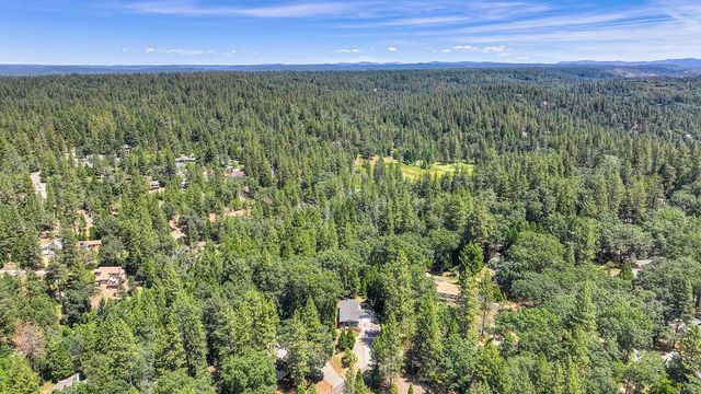 6564 Green Leaf Ln, Foresthill, CA 95631