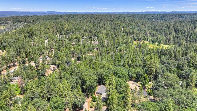 6564 Green Leaf Ln, Foresthill, CA 95631