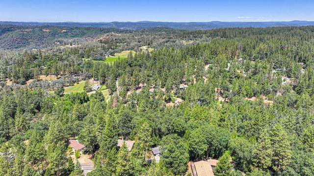 6564 Green Leaf Ln, Foresthill, CA 95631
