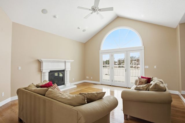 9284 E Court Eleven, Effingham, IL 62401