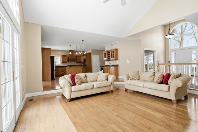 9284 E Court Eleven, Effingham, IL 62401