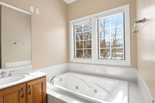 9284 E Court Eleven, Effingham, IL 62401