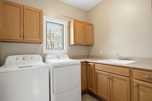 9284 E Court Eleven, Effingham, IL 62401