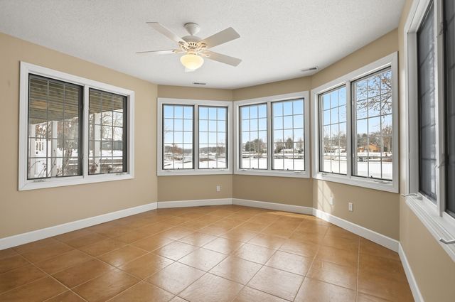 9284 E Court Eleven, Effingham, IL 62401