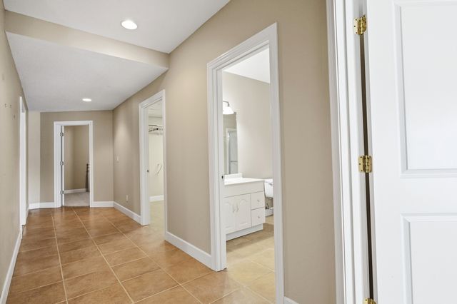 9284 E Court Eleven, Effingham, IL 62401