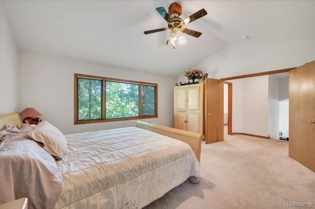 250 Woodcreek Court, Commerce Charter Township, MI 48390