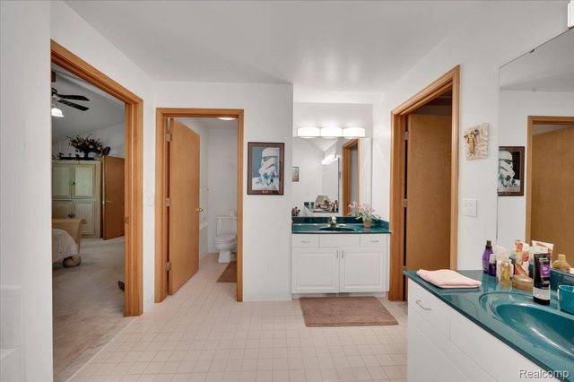 250 Woodcreek Court, Commerce Charter Township, MI 48390