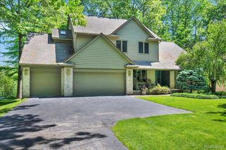 250 Woodcreek Court, Commerce Charter Township, MI 48390