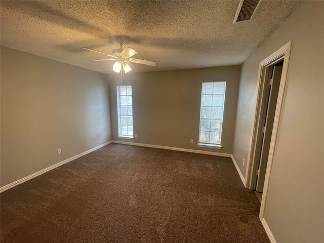 504 W Jay Court, Desoto, TX 75115
