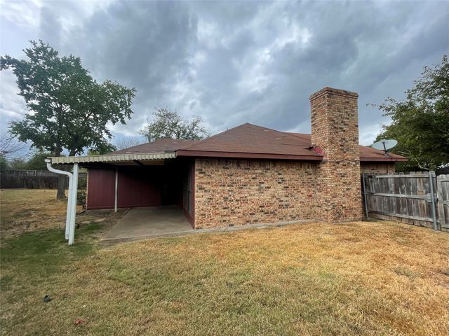 504 W Jay Court, Desoto, TX 75115
