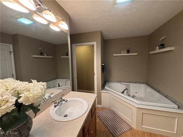 33316 Ambleside Drive, Avon Lake, OH 44012