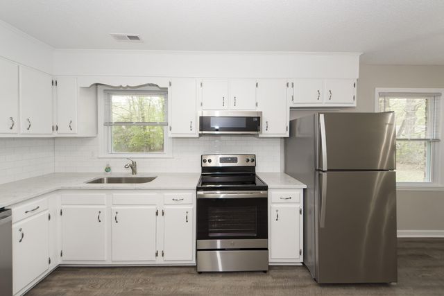 11 Kenilworth Road, Goose Creek, SC 29445