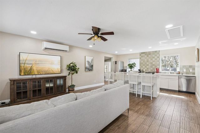 102 VINE STREET, Oviedo, FL 32765