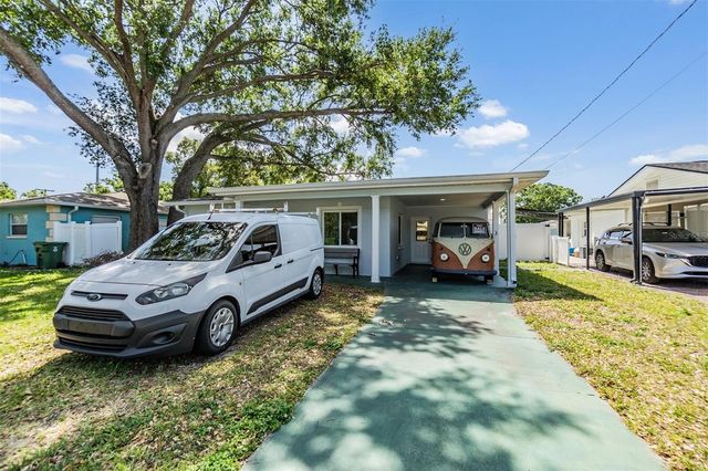 2808 W LAKE AVENUE, Tampa, FL 33607