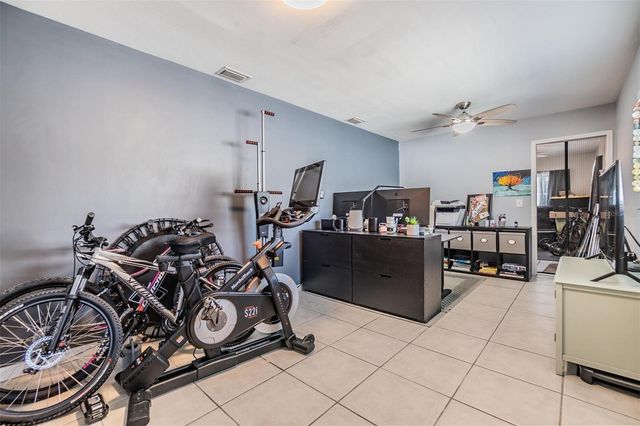 2808 W LAKE AVENUE, Tampa, FL 33607