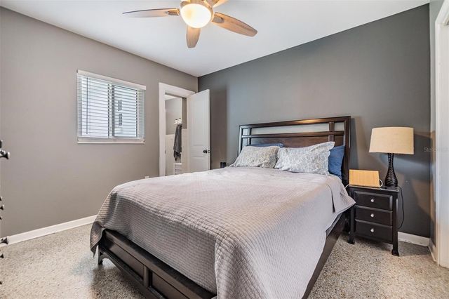 2808 W LAKE AVENUE, Tampa, FL 33607