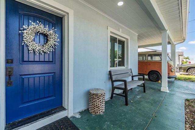 2808 W LAKE AVENUE, Tampa, FL 33607