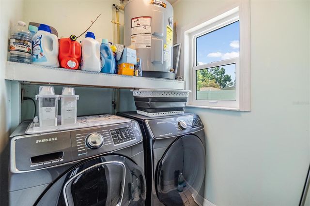 2808 W LAKE AVENUE, Tampa, FL 33607