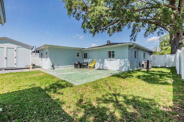 2808 W LAKE AVENUE, Tampa, FL 33607