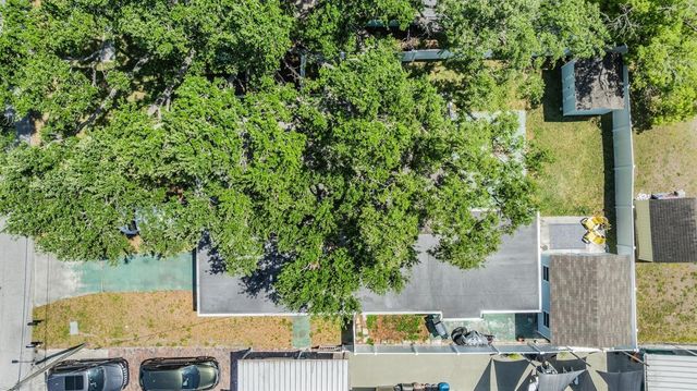2808 W LAKE AVENUE, Tampa, FL 33607