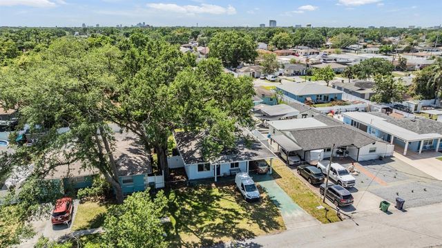 2808 W LAKE AVENUE, Tampa, FL 33607