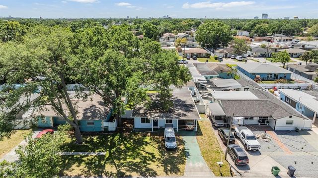 2808 W LAKE AVENUE, Tampa, FL 33607