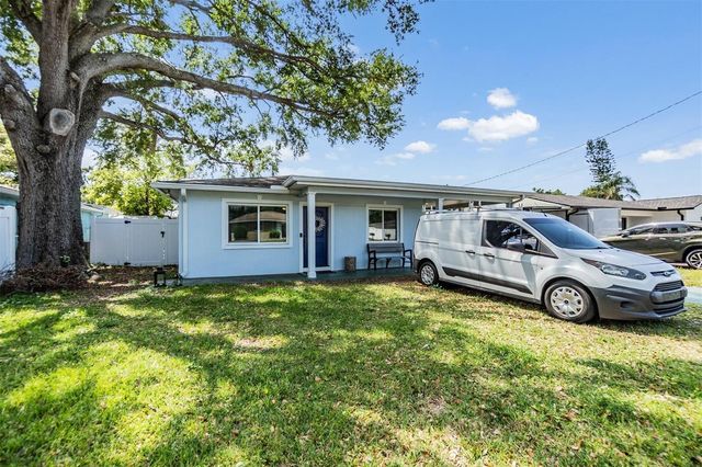 2808 W LAKE AVENUE, Tampa, FL 33607