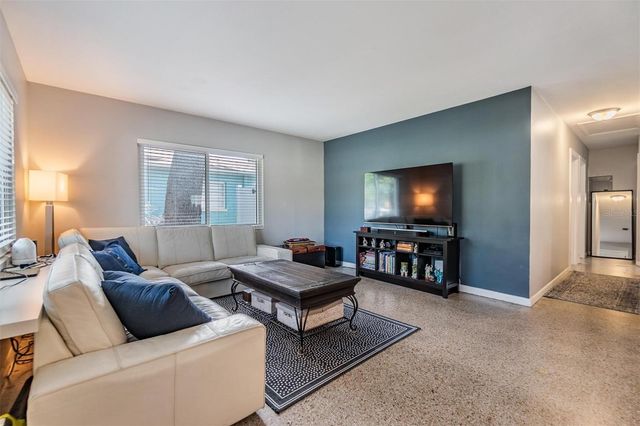 2808 W LAKE AVENUE, Tampa, FL 33607