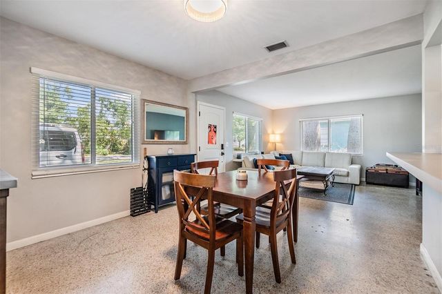 2808 W LAKE AVENUE, Tampa, FL 33607