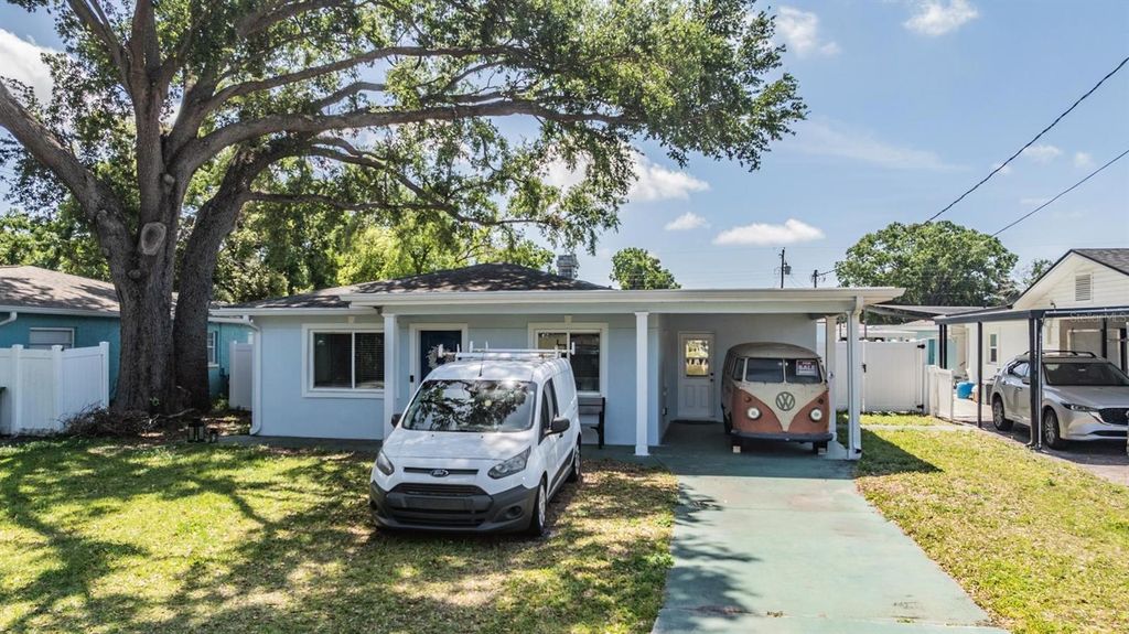 2808 W LAKE AVENUE, Tampa, FL 33607