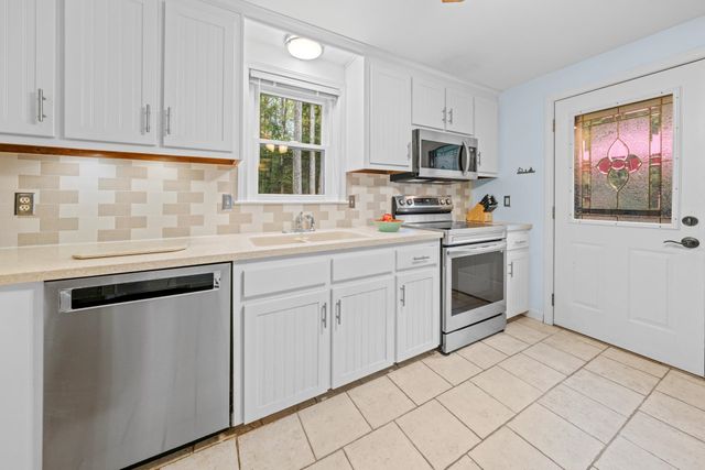 17 Centennial Drive, Webster, NH 03303