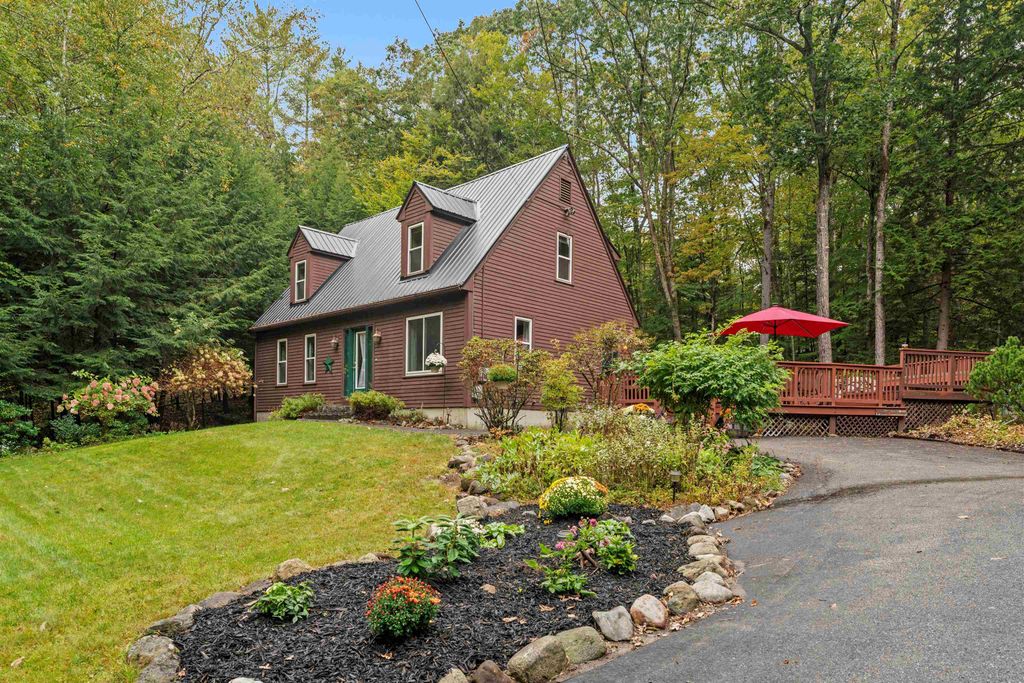 17 Centennial Drive, Webster, NH 03303