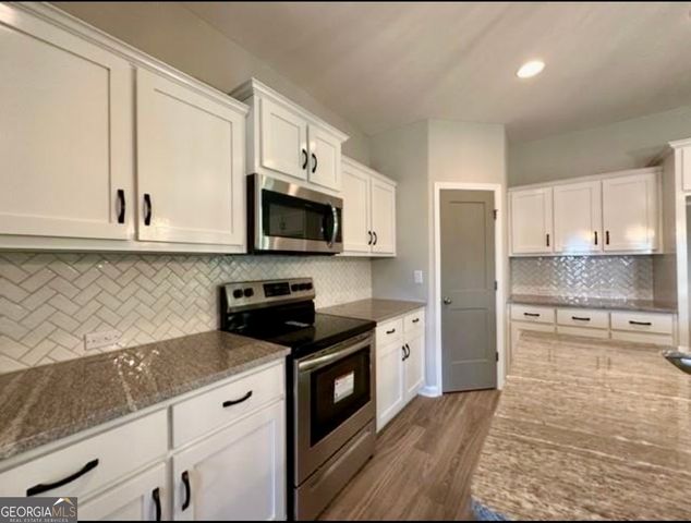 10 Lee Road 2129, Valley, AL 36854