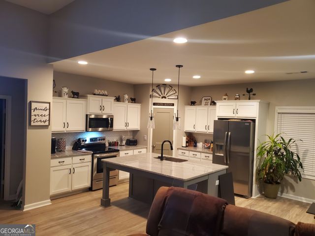 10 Lee Road 2129, Valley, AL 36854