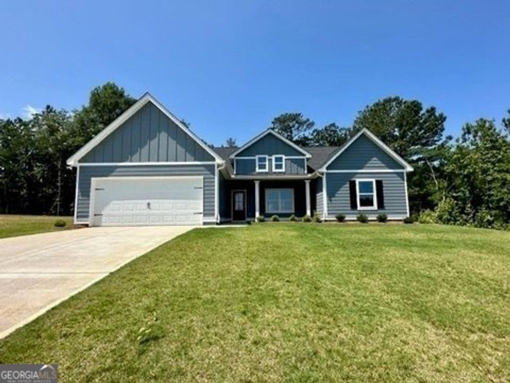 10 Lee Road 2129, Valley, AL 36854