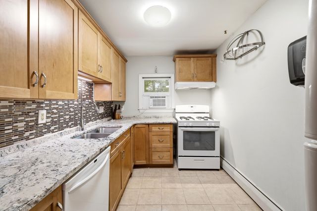 71 Warren Road, Townsend, MA 01469