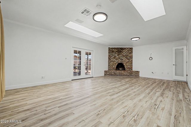 6727 W SAN MIGUEL Avenue, Glendale, AZ 85303